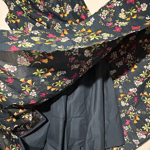 Floral Retro Style Dress - Picture 4 of 8